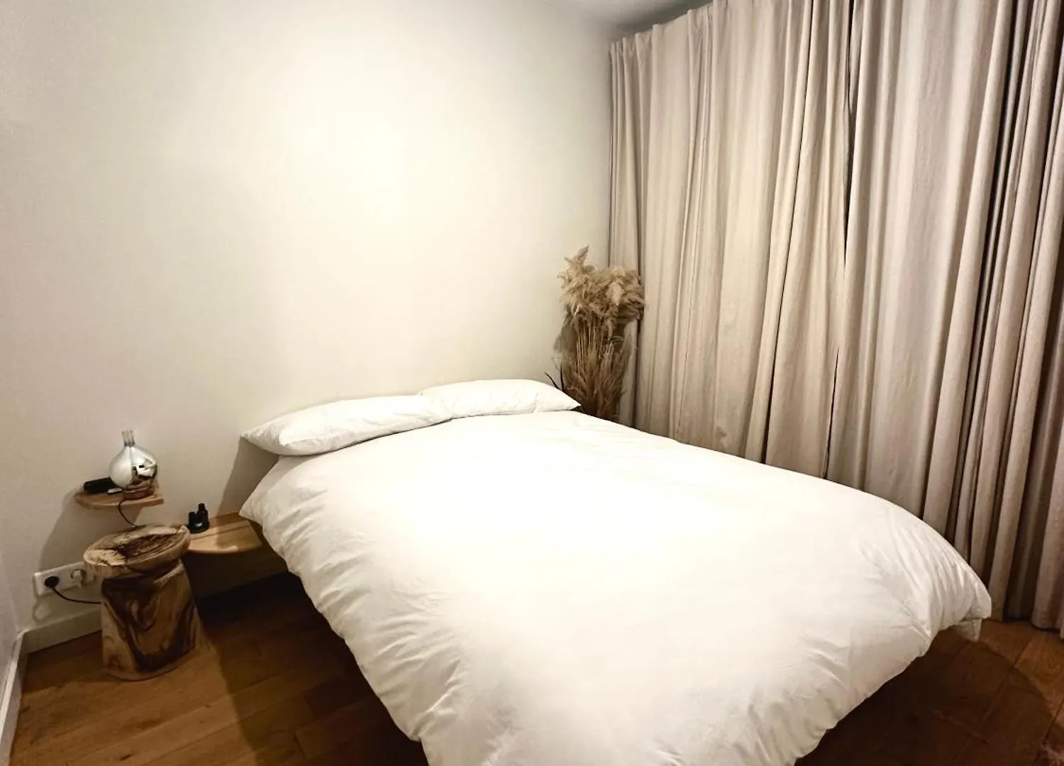 Art House Bastille 2 Bed Apartment W Balcony, 11Eme Super Trendy Neighbourhood Paříž