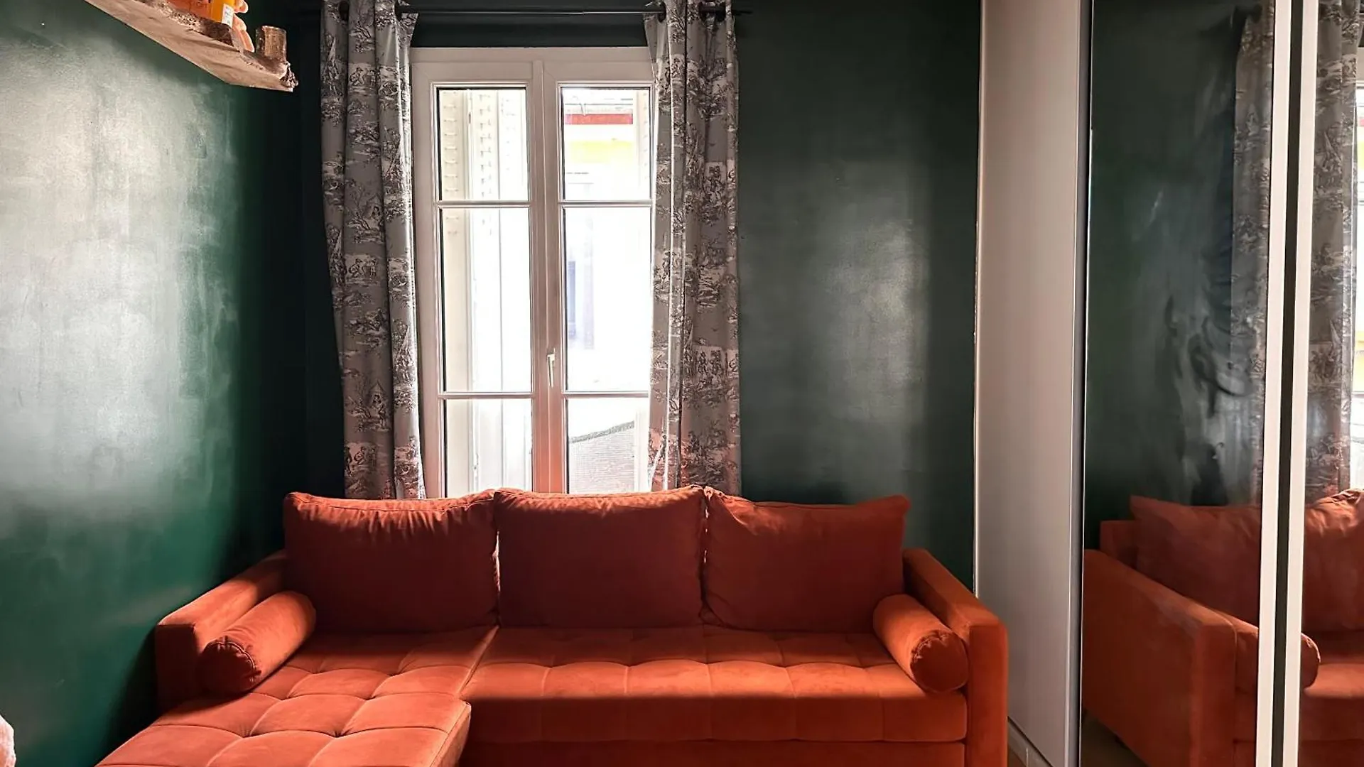 Art House Bastille 2 Bed Apartment W Balcony, 11Eme Super Trendy Neighbourhood Paříž