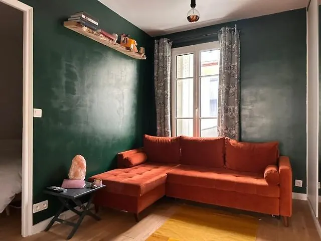 Art House Bastille 2 Bed Apartment W Balcony, 11Eme Super Trendy Neighbourhood Paris