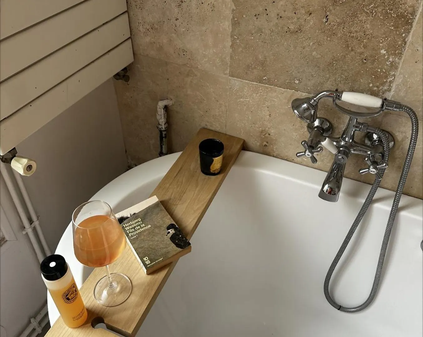 Art House Bastille 2 Bed Apartment W Balcony, 11Eme Super Trendy Neighbourhood Paris