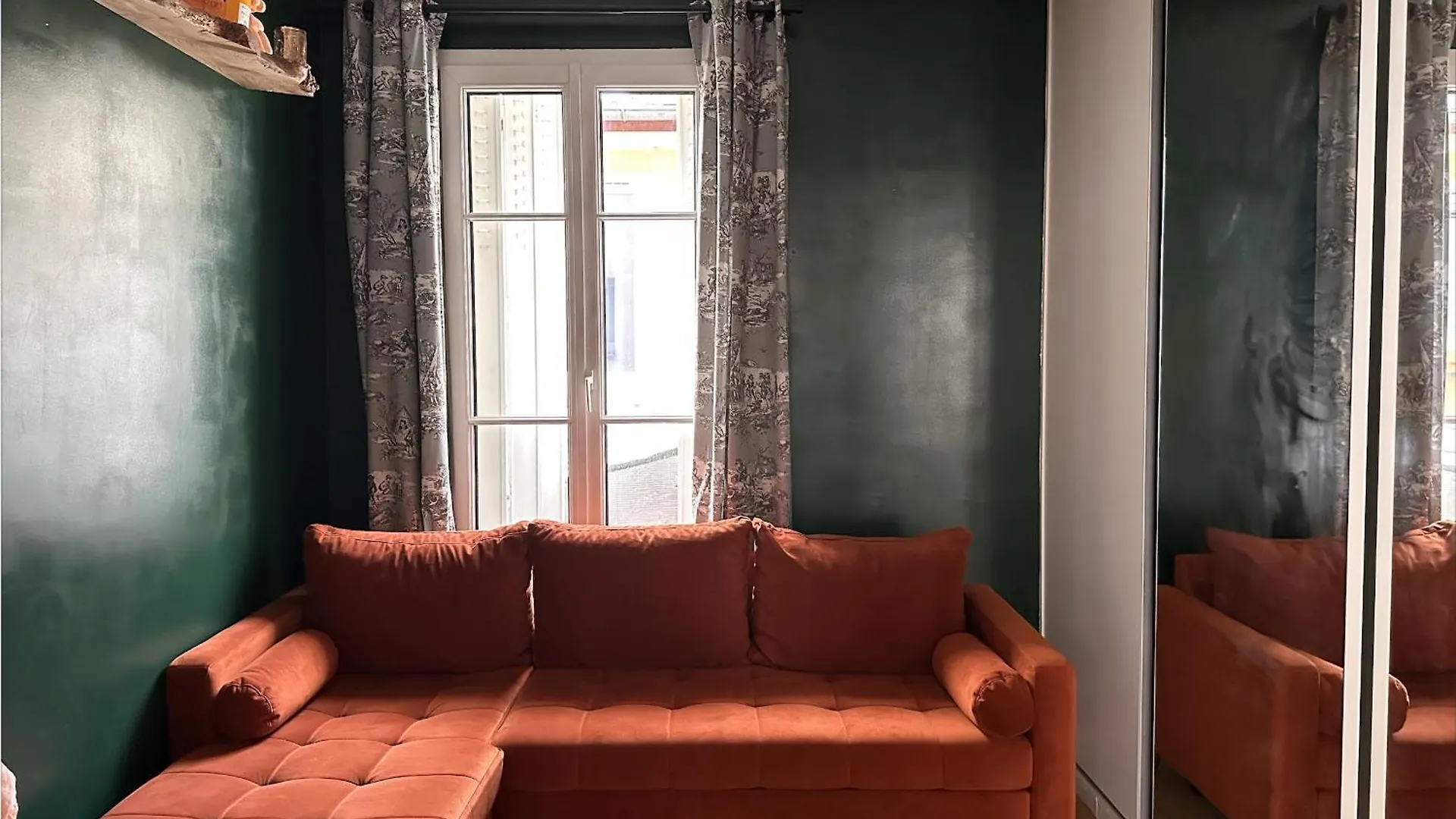 Art House Bastille 2 Bed Apartment W Balcony, 11Eme Super Trendy Neighbourhood Paris