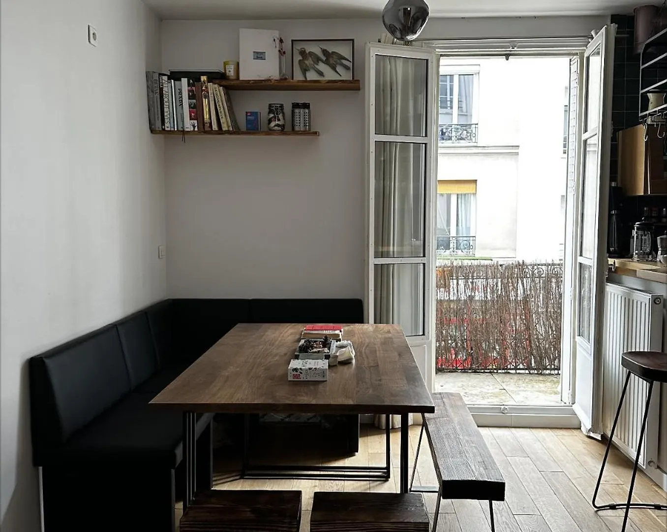 Art House Bastille 2 Bed Apartment W Balcony, 11Eme Super Trendy Neighbourhood Paris France
