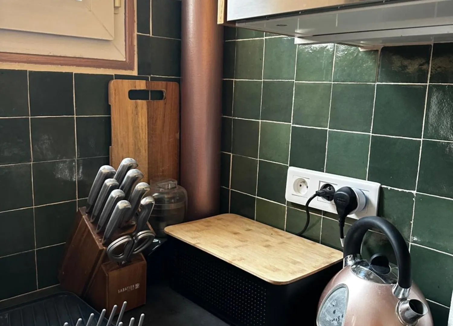 Art House Bastille 2 Bed Apartment W Balcony, 11Eme Super Trendy Neighbourhood Paris
